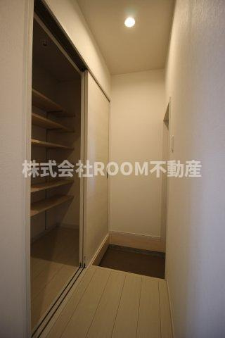 AVALONの内装|落ち着いた玄関です