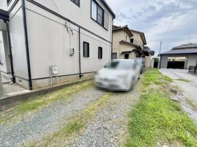 売中古戸建　中央区小池町の外観|駐車スペース最大3台分あり（車種による）