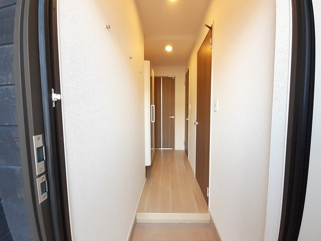 グランド・メゾン東根　参番館の玄関|玄関