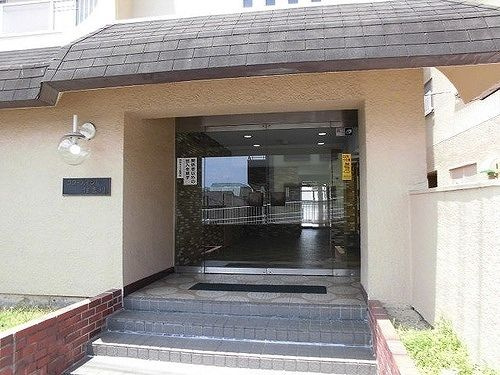 スターハイツ住吉川のエントランス