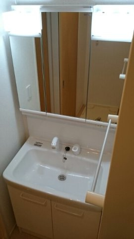 アベニール鶴市Ａの洗面所