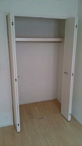 アベニール鶴市Ａの収納