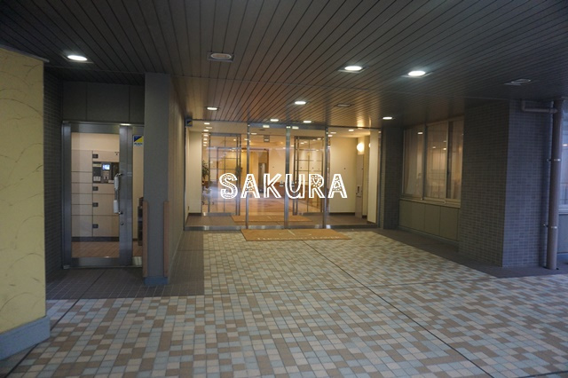【エントランス】 | サウザンドシティ壱番館 | 重厚感のある建物デザイン♪