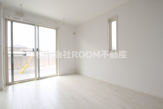 サンハイムサザン一万城の洋室