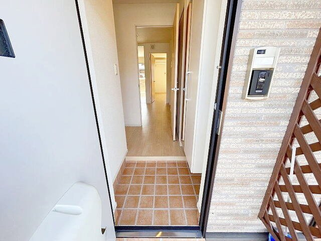 アミール立川　Ａの玄関|収納もある玄関です