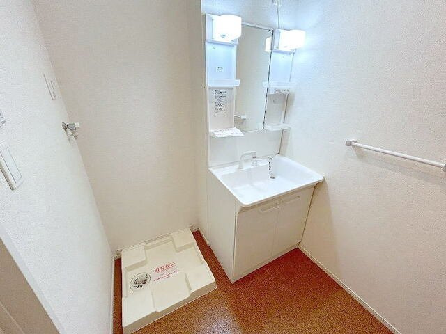 アミール立川　Ａの洗面所|広い洗面スペース