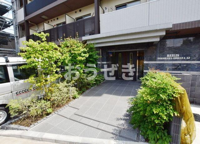 ＲＥＩＬＩＳ　ＹＯＫＯＨＡＭＡ－ＩＤＯＧＡＹＡ　ＡＺのエントランス