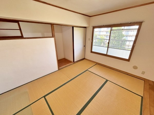 北面の和室（約6.0帖、押入付）、2020年に断熱工事を実施
