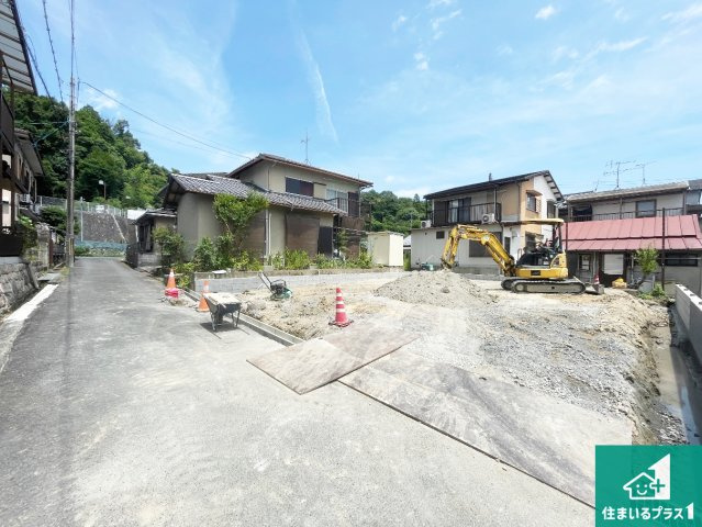 ★大津市衣川　第1期　新築一戸建ての前面道路含む現地写真|周辺は落ち着いた街並みの住宅地！子育てがしやすい住環境です！まだ未完成ですが、現地でしかわからない事もございます。是非一度ご覧ください。