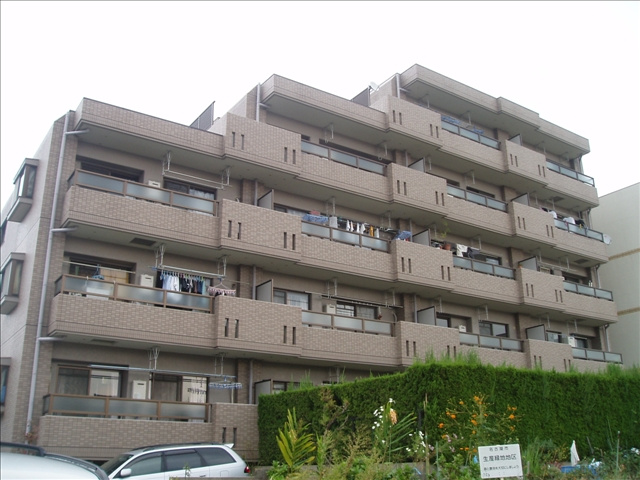 ロイヤルメゾンⅡの外観|鉄筋コンクリート造の３ＬＤＫマンション♪