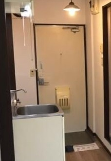 ローレル横濱壱番館の玄関