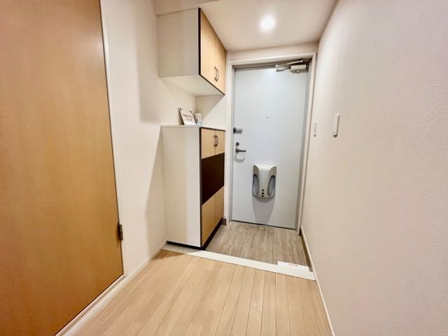 みや・らいふ　すぺーすの玄関