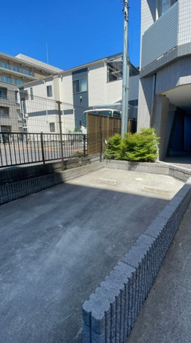 グランヴァン大島の駐車場
