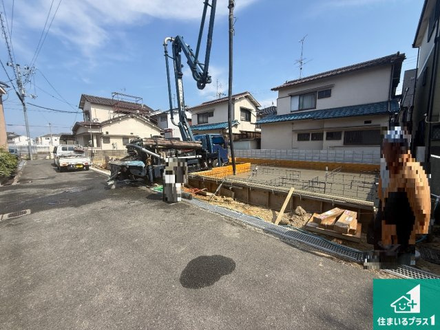 羽曳野市南恵我之荘　第2期　新築一戸建ての前面道路含む現地写真|周辺は落ち着いた街並みの住宅地！子育てがしやすい住環境です！まだ未完成ですが、現地でしかわからない事もございます。是非一度ご覧ください。