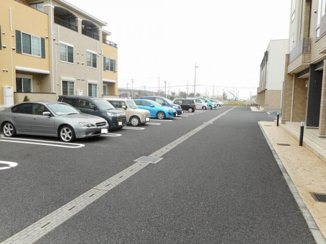 エムズ　サニーガーデンⅤの駐車場|駐車場完備です