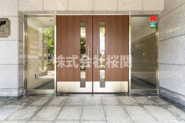 サンクレイドル横濱のエントランス