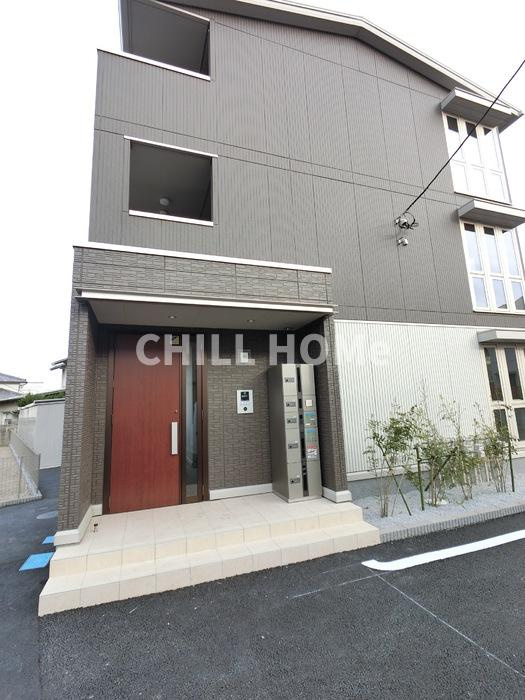 ラルジュ並榎のエントランス|当社、チルホームのHPもご覧ください(^^)/物件情報多数♪