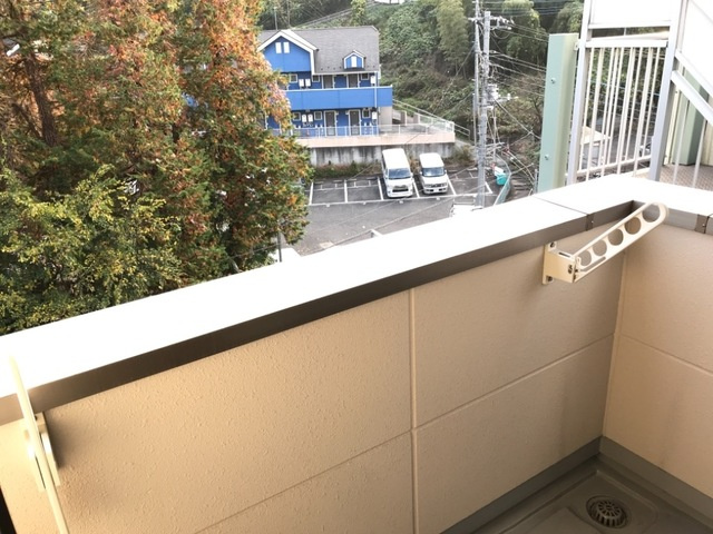 川崎市多摩区西生田３丁目の賃貸マンションのバルコニー