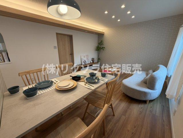 藤阪ハイツD6棟のダイニング|LDK14.0帖
■物件内覧・資金計画相談・住宅ローン相談、リフォーム相談、お問合せ受付中■
※当日・翌日のご内覧、ご相談はお電話でのお問合せがスムーズです！