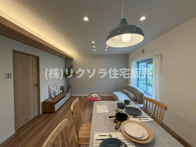藤阪ハイツD6棟のダイニング|LDK14.0帖
■物件内覧・資金計画相談・住宅ローン相談、リフォーム相談、お問合せ受付中■
※当日・翌日のご内覧、ご相談はお電話でのお問合せがスムーズです！