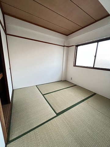 エメラルド崇徳院の和室