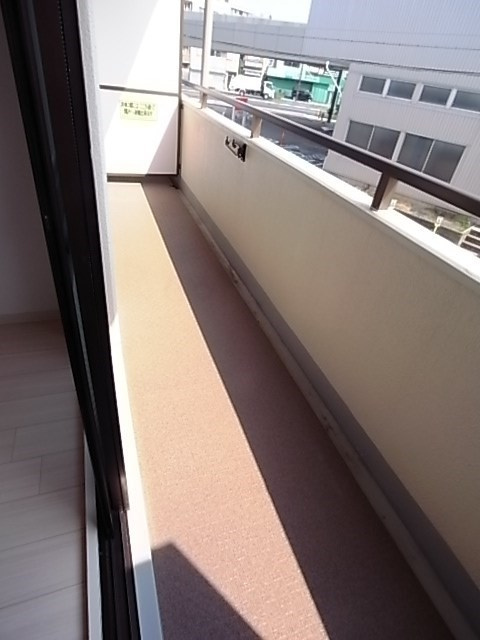 グロリオーサ甲東のバルコニー