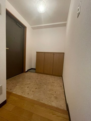 ウィステリア谷町の玄関