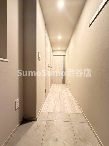 Ｂｒｉｌｌｉａ　ｉｓｔ　池尻大橋の玄関|収納もある玄関です