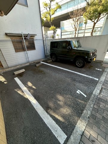 カーサコモド芦屋の駐車場