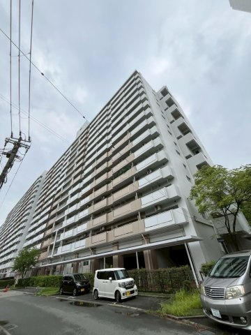 UR武庫川　11号棟の外観