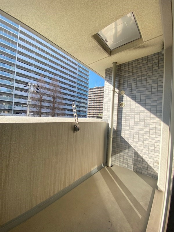 アーデンタワー新町のバルコニー