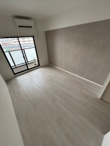 LIVIAZ KOBE SOLEILの居間・リビング
