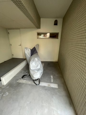 パークハウス警固フォレストの駐車場