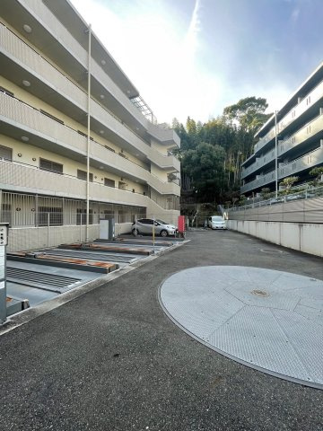 パークハウス警固フォレストの駐車場