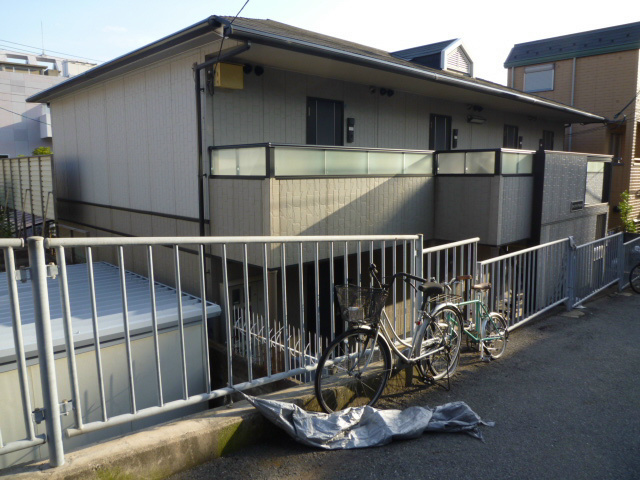 ウインデイア中山手Ａの外観