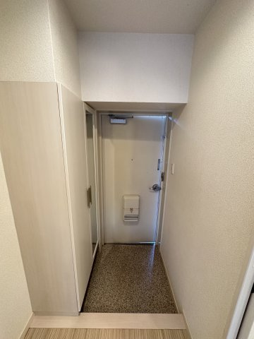 サクシード南森町の玄関