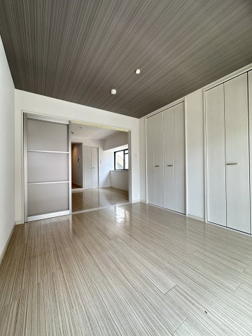 サクシード南森町の寝室
