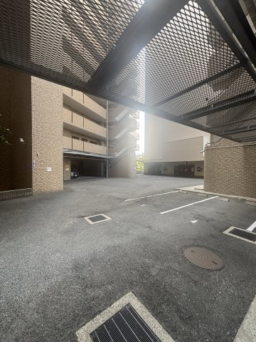 キングマンションアンティオーネ御幣島イーストヴェールの駐車場