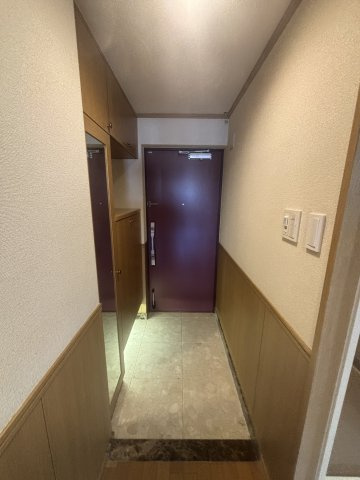 キングマンションアンティオーネ御幣島イーストヴェールの玄関