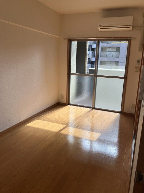 ソレイユ六本松の居間・リビング
