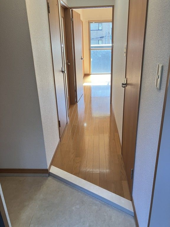ソレイユ六本松の玄関