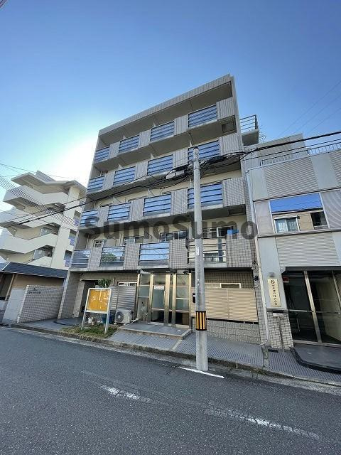 セレーノ立花の外観