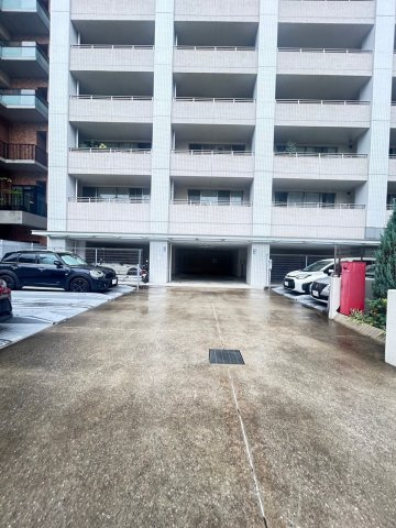 アーバネックス三宮磯辺通の駐車場