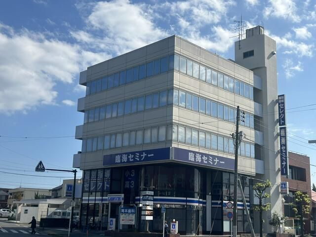 湘風ビルの外観
