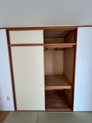 ＵＲＫＯＢＥ・岡本4号棟の収納