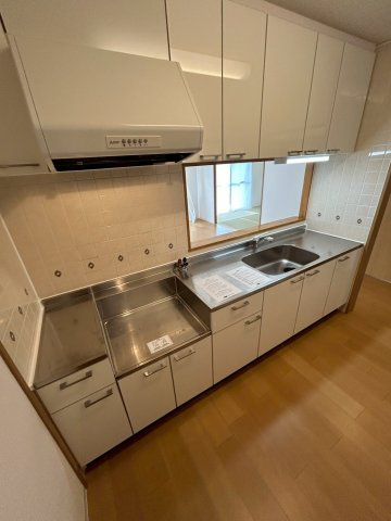ＵＲＫＯＢＥ・岡本4号棟のキッチン