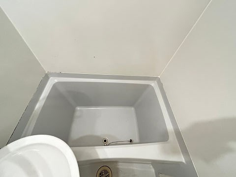レオパレスアプライズ塚口の浴室|日々の疲れを癒すお風呂付です