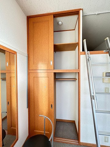 レオパレスアーデルⅠの収納|たっぷりとした収納スペースです