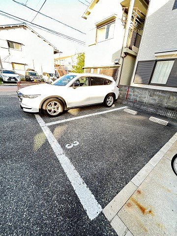 レオパレスアーデルⅠの駐車場|駐車場完備です