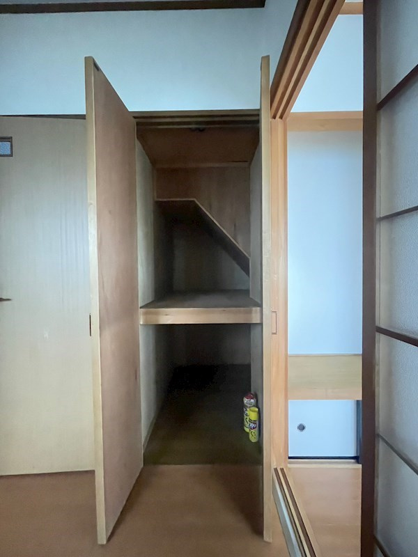 久保町3丁目戸建の収納